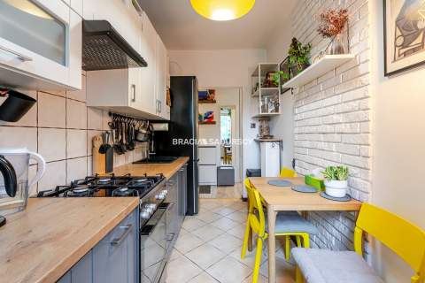 2 pokoje 51,32 m duży balkon os. Handlowe