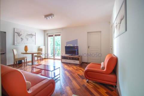 Krzyki 2 pokoje Balkon Miejsce postojowe.