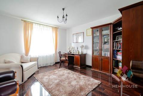 Dom na wzniesieniu z tarasem, działka 5882 m2