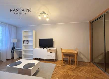 oddzielna kuchnia/blisko komunikacji/balkon