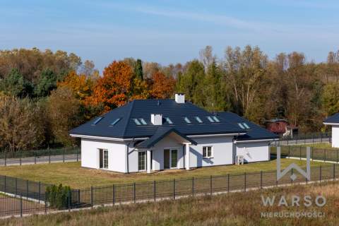 Dostępny od zaraz. Wolnostojący garaż na 2 auta.
