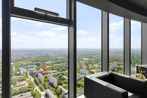 Apartament Sky Tower 43 piętro panorama miasta