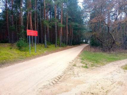 Działka budowlana z lasem
