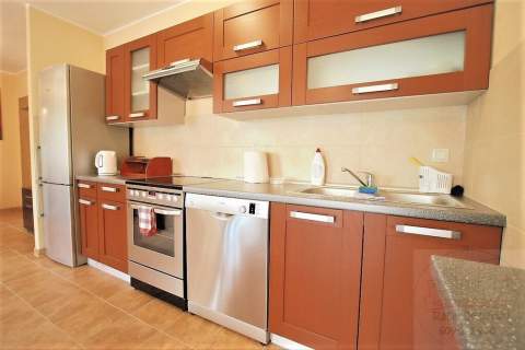 z garażem przestronne 2 pokojowe, balkon