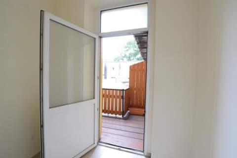 1 piętro, zadbana kamienica, 90 m2