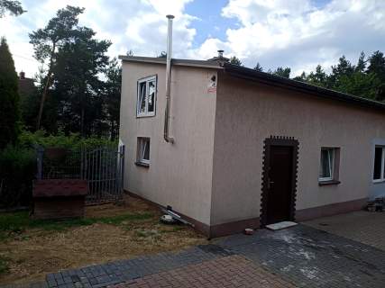 Wynajmę mieszkanie w wolnostojącym budynku