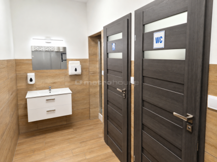 Magazyn 765 m2 Biura 500 m2 Główna trasa w Jankach