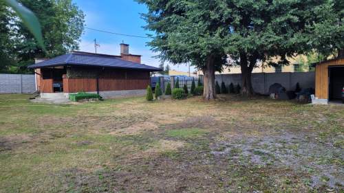 Sprzedam działkę zabudowaną o pow. 900m2