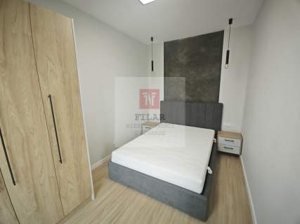 Rewal-elegancki apartament miejsce parkingowe.