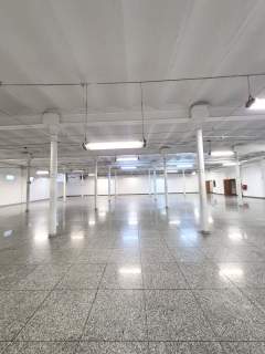 Lokal na magazyn lub produkcję - 898m2 - Łódź