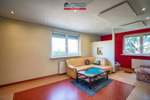Nieruchomość komercyjna na sprzedaż, 302,6 m2, Piła