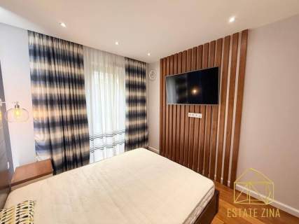 Przestronny apartament z prywatnym ogrodem