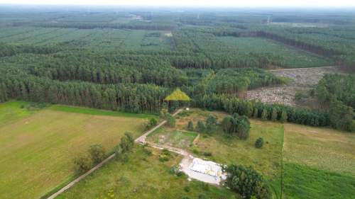 Działka przy lesie, Bolemin