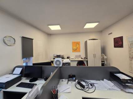 Nieruchomość komercyjna do wynajęcia, 305 m2, Łazy