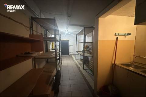 Lokal handlowo-usługowy wolnostojący z parkingiem
