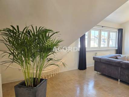 100 m2 na poddaszu 1998r balkon klimatyzacja
