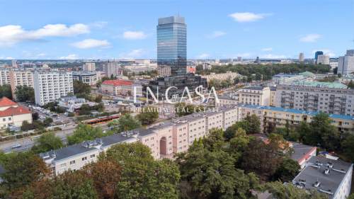 Cicha kawalerka przy metrze Muranów