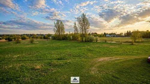 Urokliwe siedlisko 2,74 ha z domem   Konstantynów