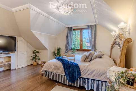 Dom wolnostojący 2 garaże Łozina działka 1418 m2