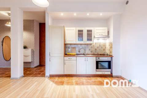 Przestronne, duża komórka lokatorska, balkon