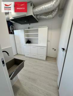 Nowoczesny dom z basenem i spa