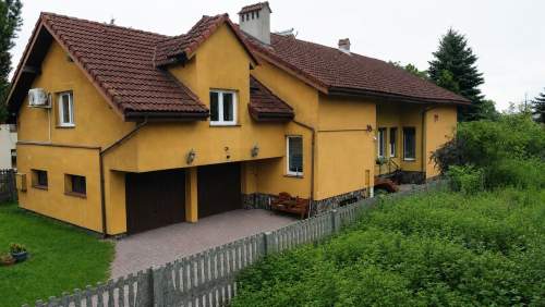Dom z potencjałem 280 m działka 17ar Bronowice