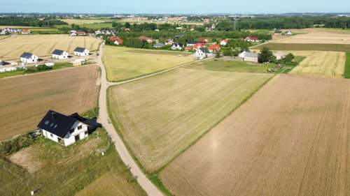 Płaska działka budowlana na Kaszubach