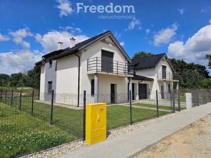 Nowoczesny dom w bliźniaku Duża działka 644m2