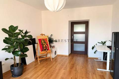 Apartament w Kamienicy w Sercu Mokotowa