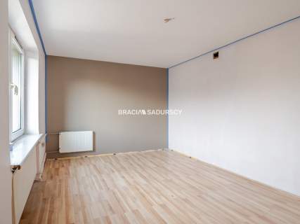 Rząska dom 250 m2 działka 6 arów ocieplony