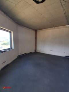 Hala z bramami dla Tir biura plac 2160 m2