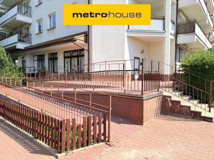 Przestronny lokal z witrynami, 5 min Metro Kabaty