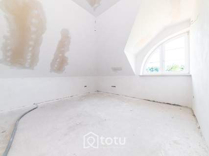  Dom w stylu dworkowym z dużą działką 1642 m 