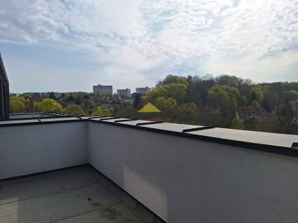 Mieszkanie z antresolą i balkonem w nowym bloku