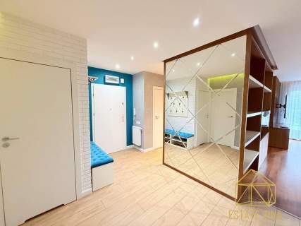 Przestronny apartament z prywatnym ogrodem