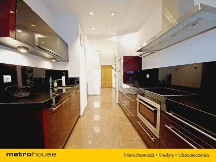Przestronny apartament 3 min od metra Dw. Gdański