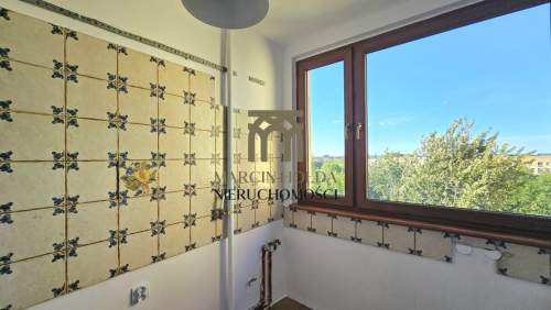 4 pokojowe mieszkanie z balkonem - Wrocław