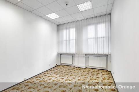 Duży teren z biurami i magazynami blisko Rynku