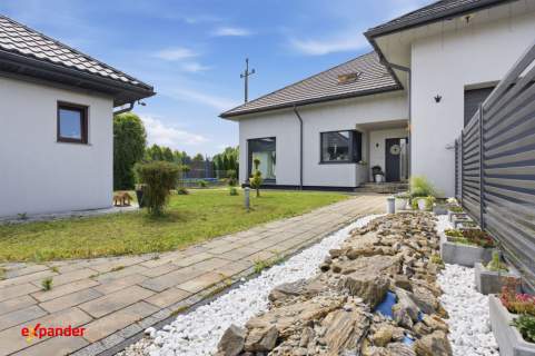 Prestiżowa rezydencja z własnym lasem i stawem