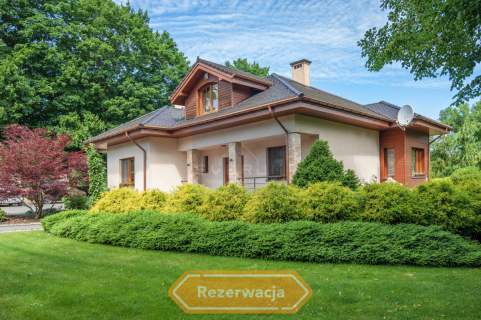 Komfortowy dom 233 m z ogrodem przy rzece.