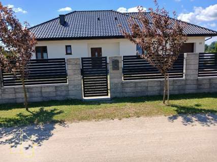 Komfortowy dom z dużym ogrodem 5 minut od centrum