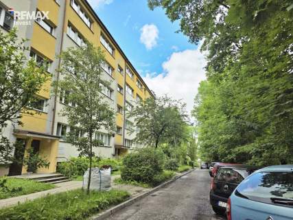 Balkon, zieleń i centrum miasta