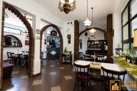 ZAJAZD Z RESTAURACJĄ NA SPRZEDAŻ - GMINA OZIMEK