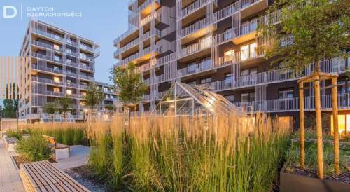 Komfortowy Apartament z Loggią, Wola