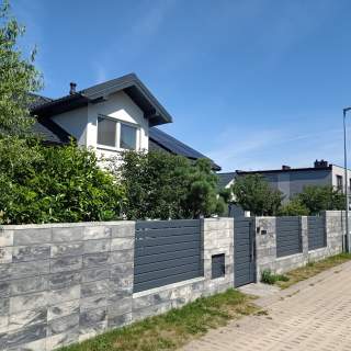 Dom wolnostojący z garażem