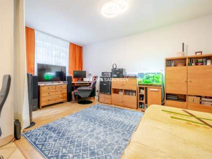 Sprzedam, duża kuchnia, 2-pok z balkonem