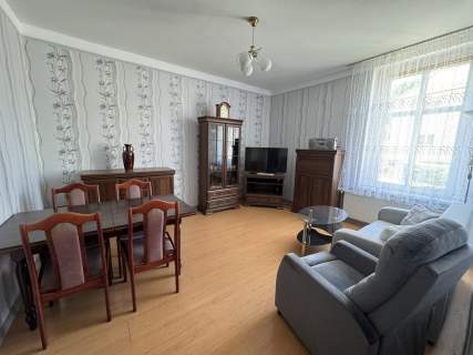 Mieszkanie na parterze 3 pokoje garaż