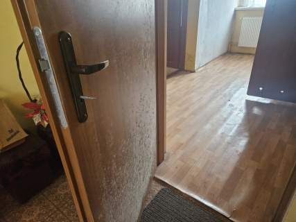 Dom 150 m2 działka 700m2, stodoła 300 m2, dz 600 m