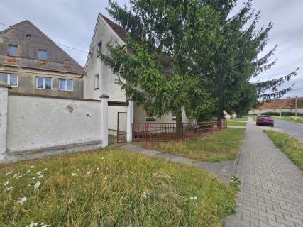 Dom 150 m2 działka 700m2, stodoła 300 m2, dz 600 m
