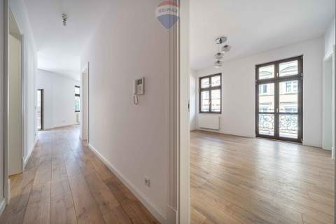 Apartament w Żelazku , dwa balkony, m.postojowe